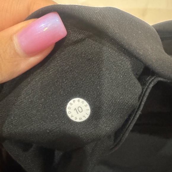 Lululemon Cropped Leggings - Picture 3 of 5
